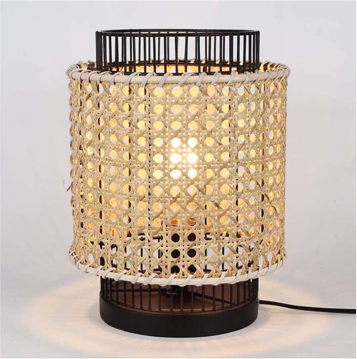 HTTL-3 musta/luonnonvalkoinen RIIPPUVALAISIN 25x32cm