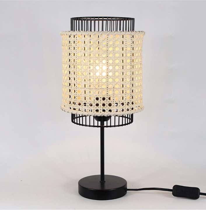 HTTL-4 musta/luonnonvalkoinen PÖYTÄVALAISIN 20x41cm